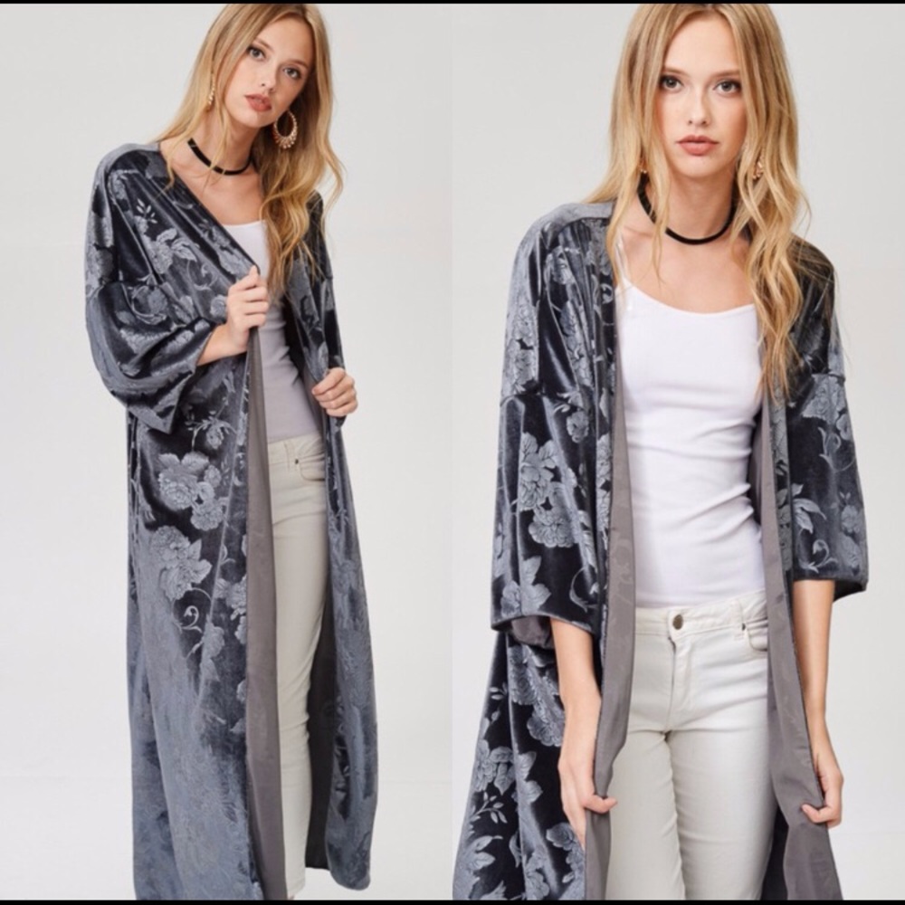 Velvet Kimono Duster - Picture 2 of 8